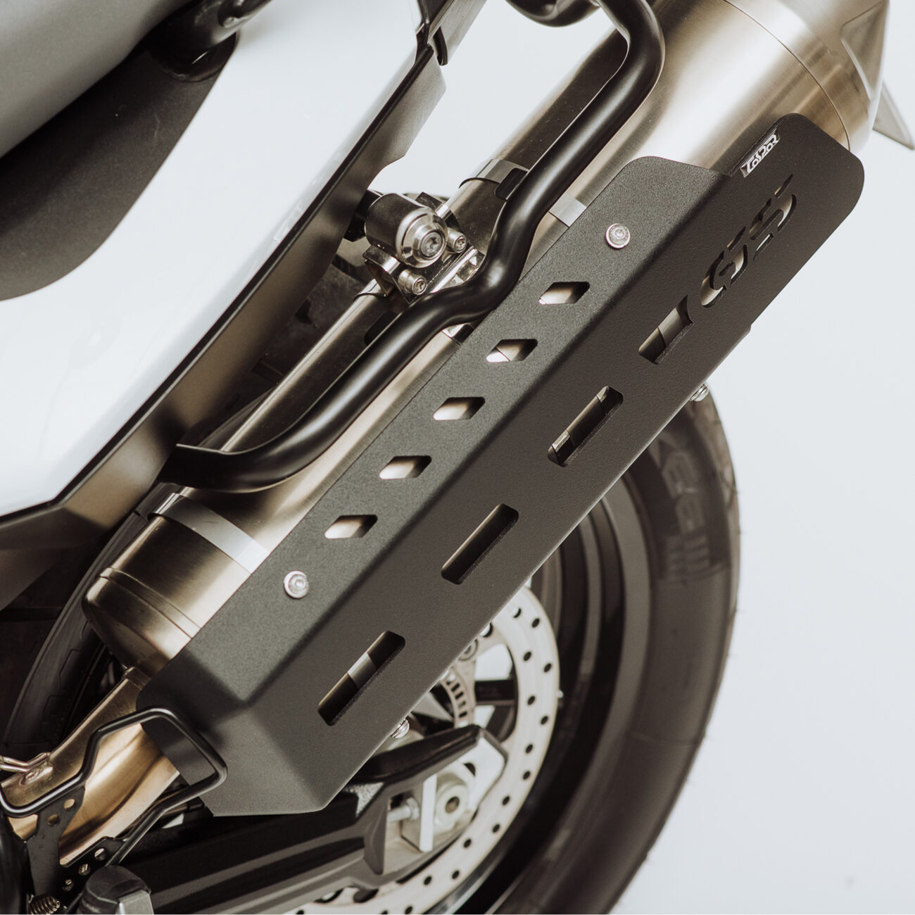 PROTECTOR CAÑO DE ESCAPE BMW F800 F700 F650 GS - Image 4