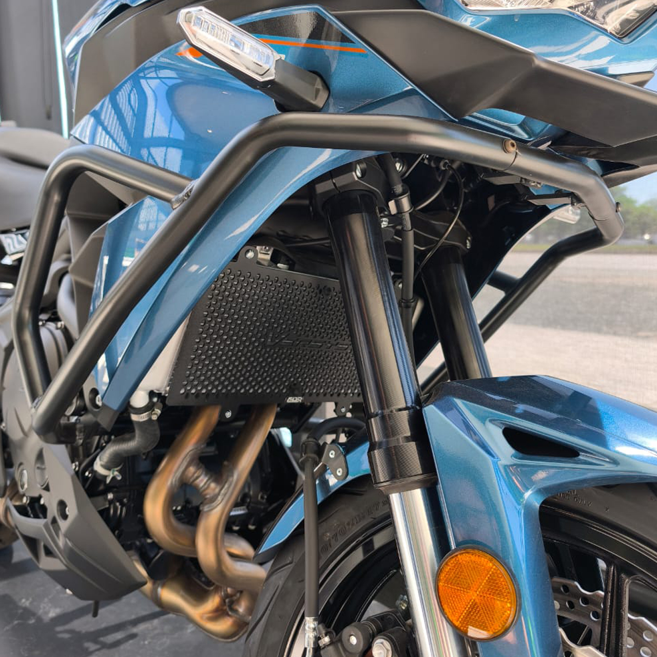 CUBRE RADIADOR KAWASAKI VERSYS 650 LINEA NUEVA - Image 4