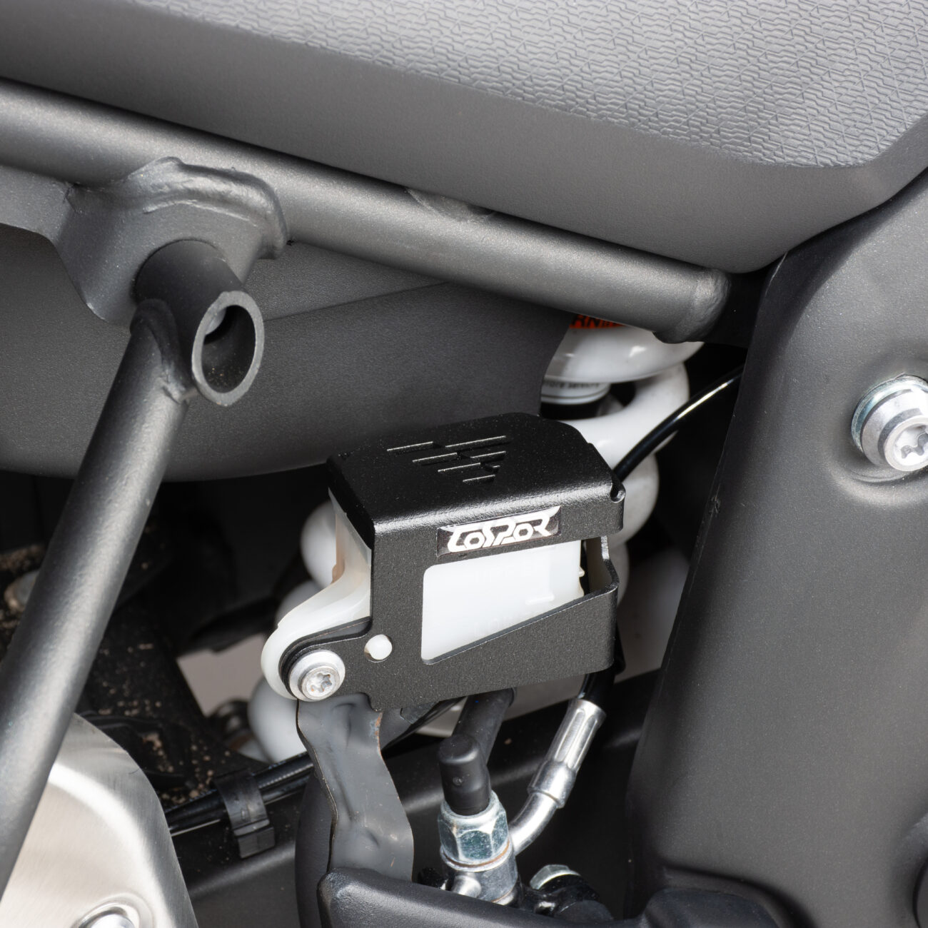 PROT. DEP. LIQ. FRENO TRASERO VOGE 525 DSX - Image 7