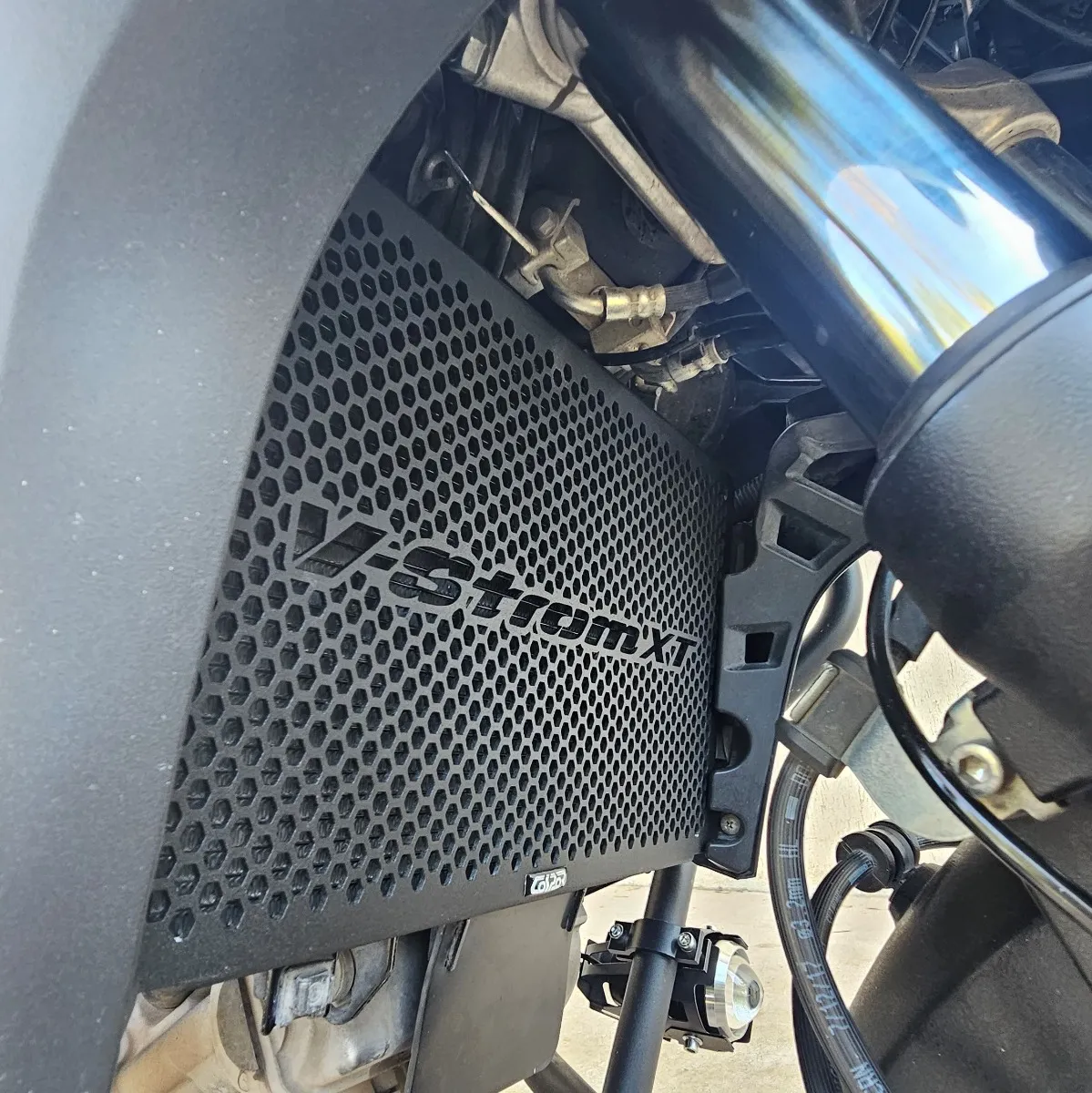 CUBRE RADIADOR SUZUKI VSTROM 650 XT - Image 6