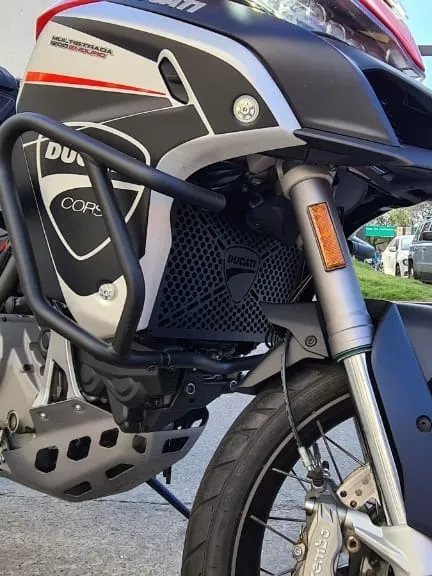 CUBRE RADIADOR AGUA DUCATI MULTISTRADA 1200 / 950 MODELO PROPIO - Image 3