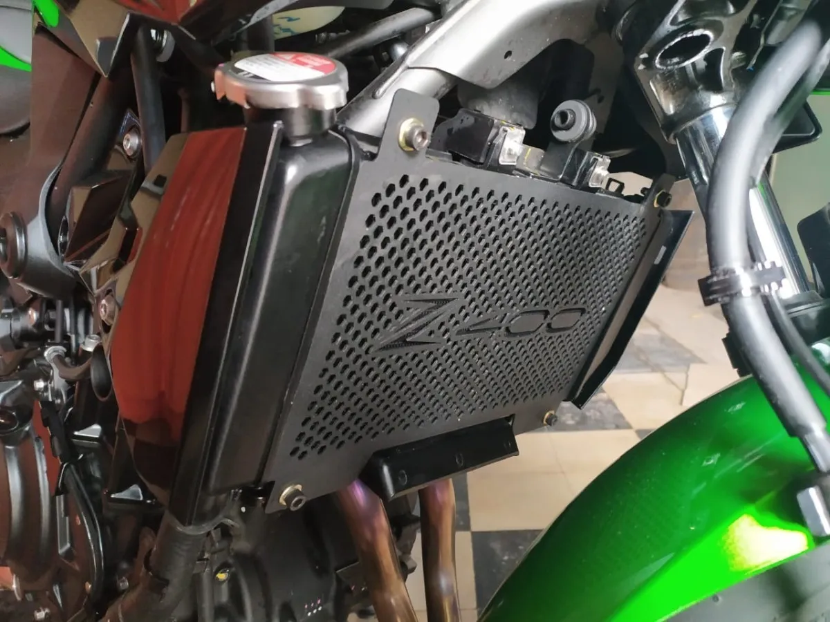 CUBRE RADIADOR PROTECTOR KAWASAKI Z400 / Z500 - Image 4