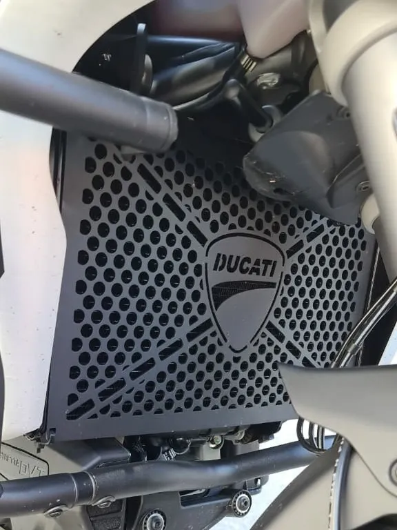 CUBRE RADIADOR AGUA DUCATI MULTISTRADA 1200 / 950 MODELO PROPIO - Image 5