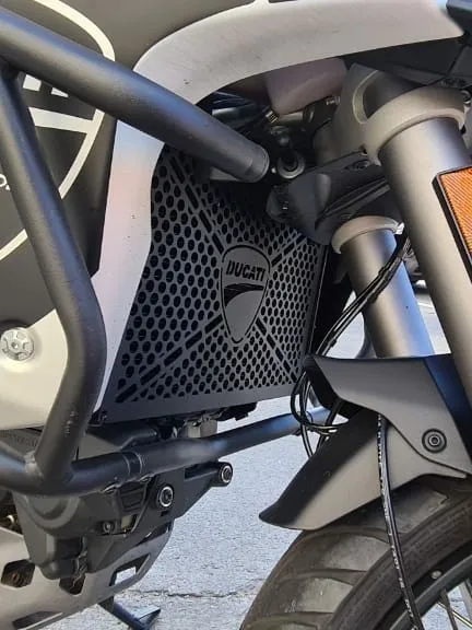 CUBRE RADIADOR AGUA DUCATI MULTISTRADA 1200 / 950 MODELO PROPIO - Image 8